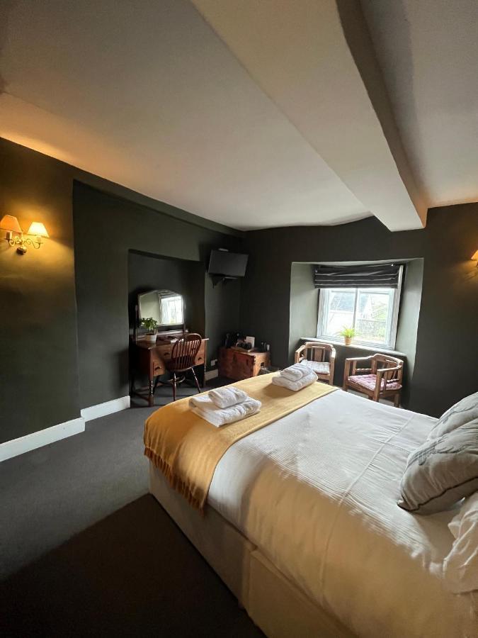 The Kings Arms Hotel Didmarton Exterior foto